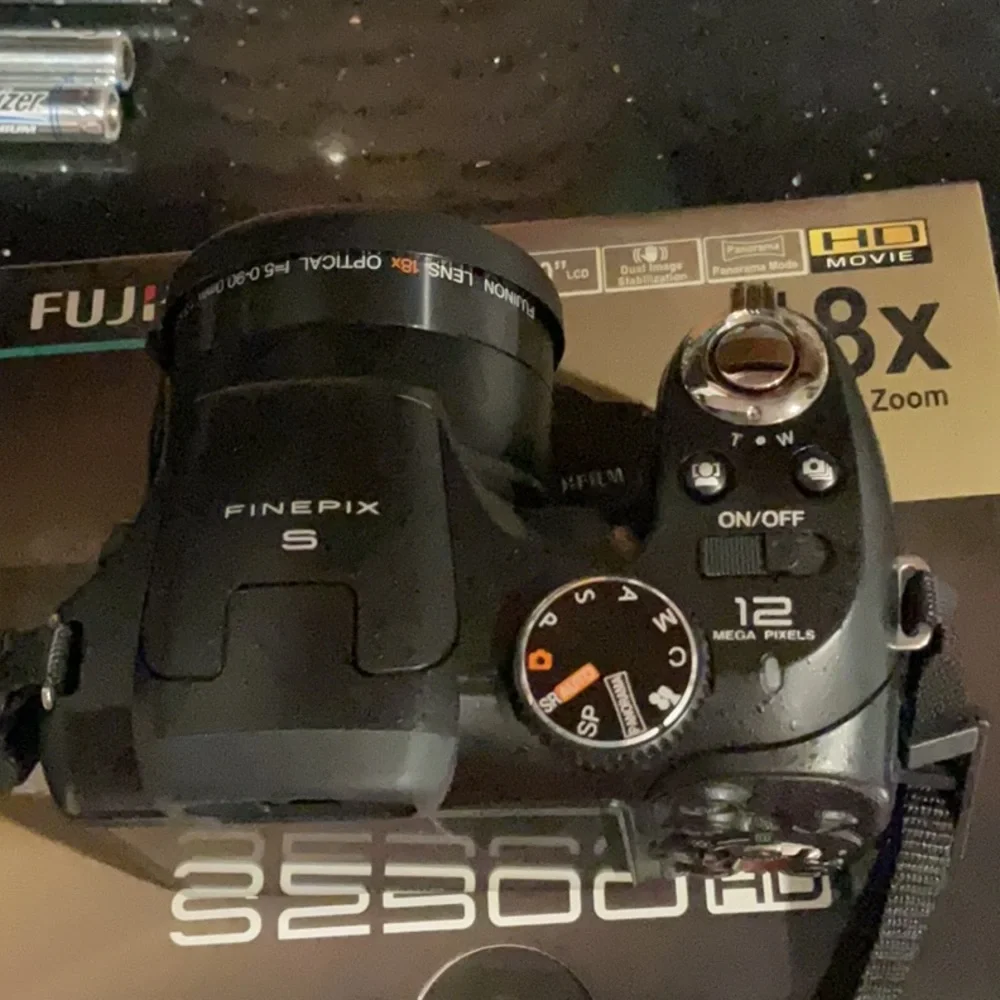 Fujifilm fine pix S2500 HD digital camera